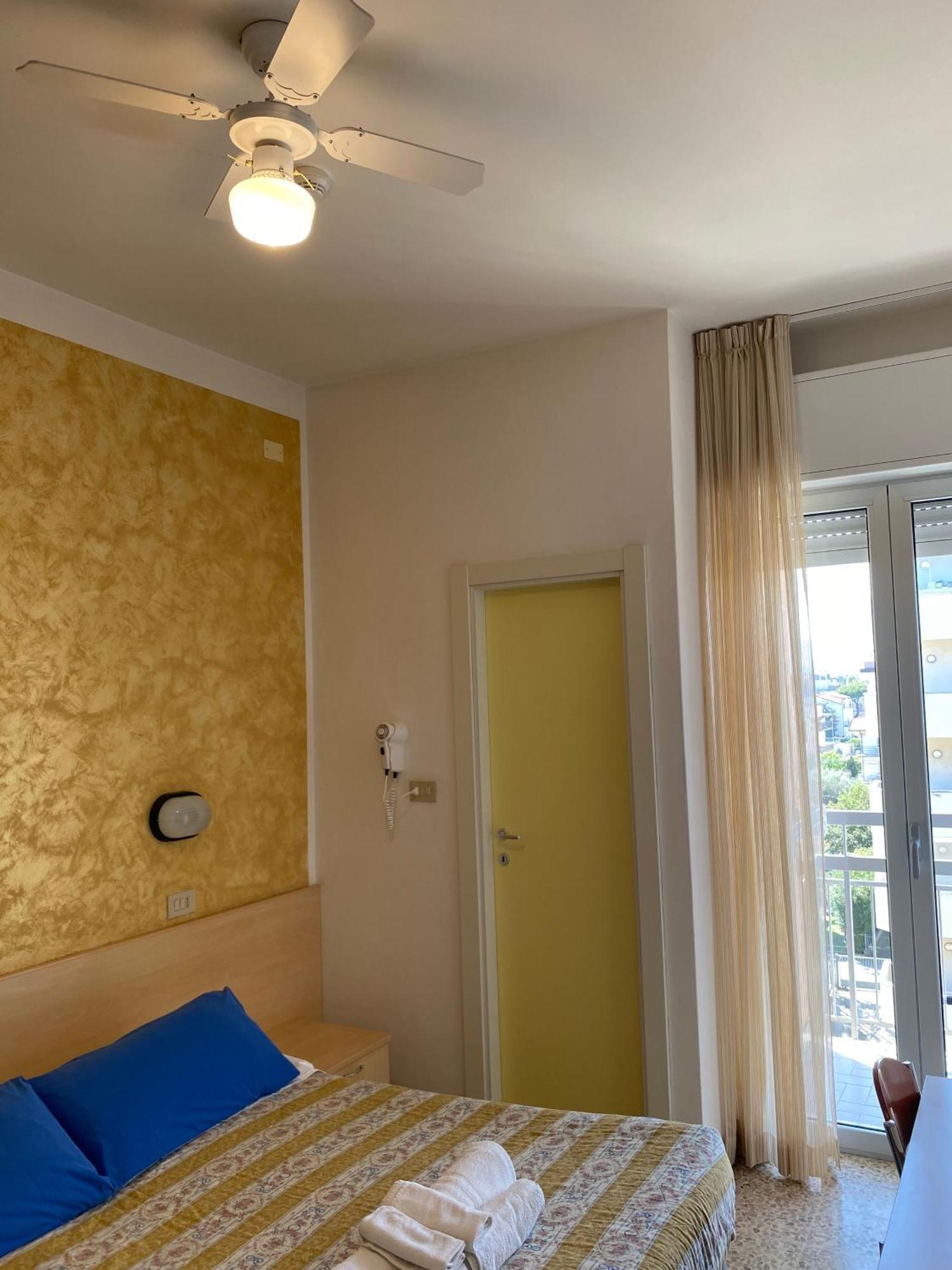 Hotel Loretta Rimini Exterior foto