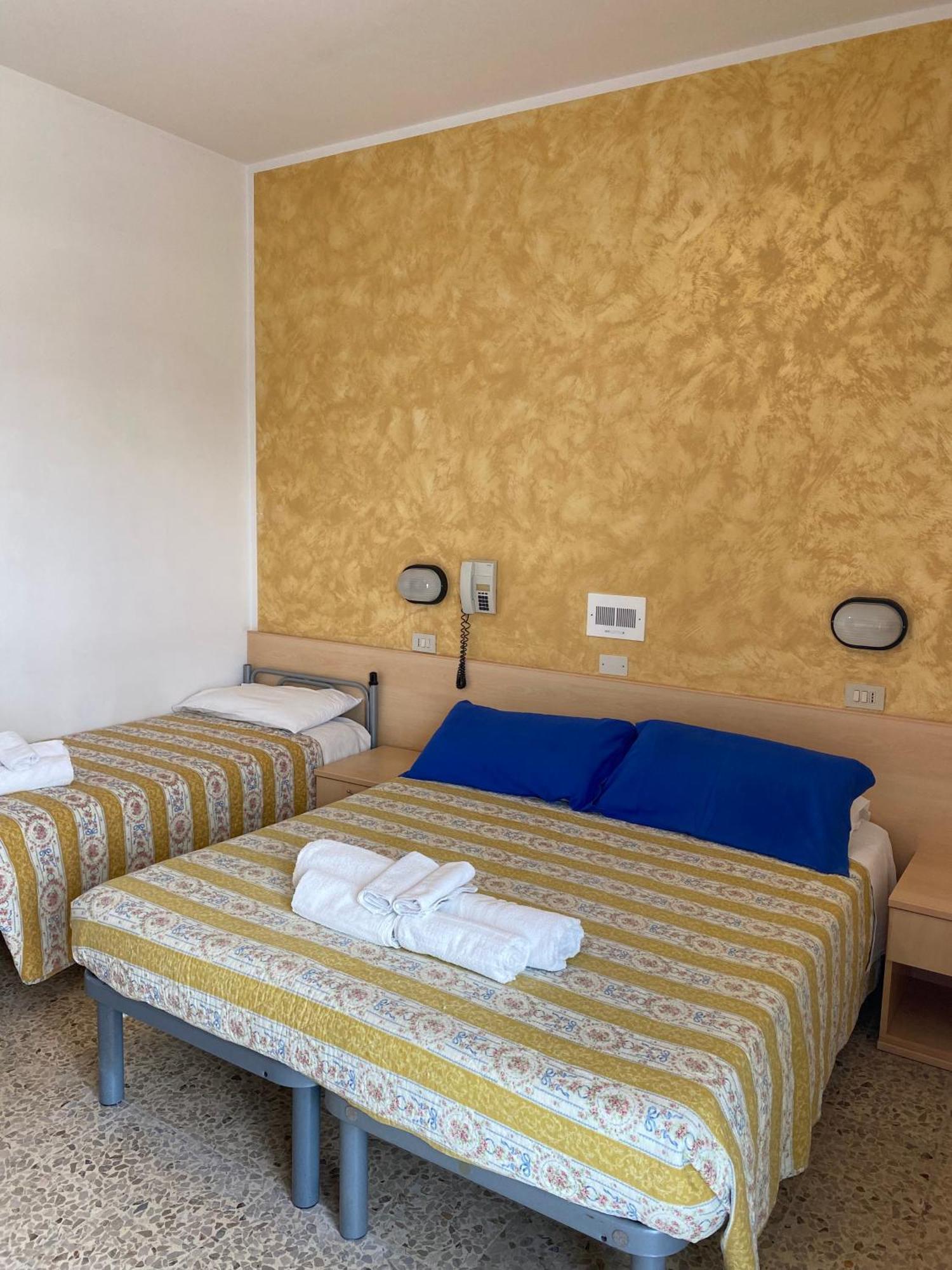 Hotel Loretta Rimini Exterior foto